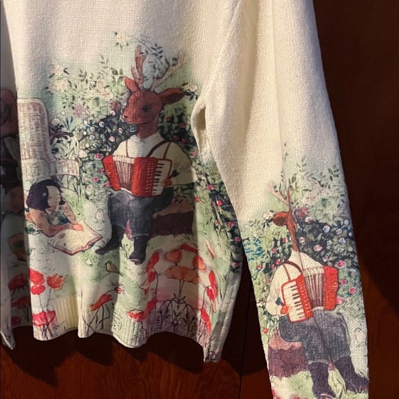 Charming White Sweater with Animal and Floral Design - Picture 3 of 4